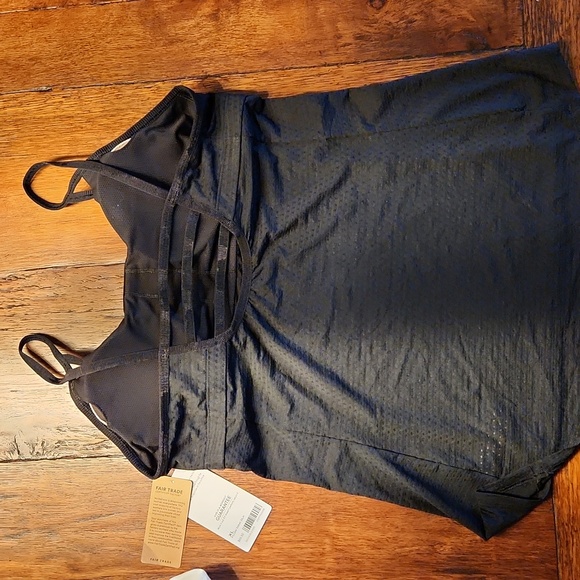 ATHLETA FLOW TANK NWT XL - Picture 2 of 3